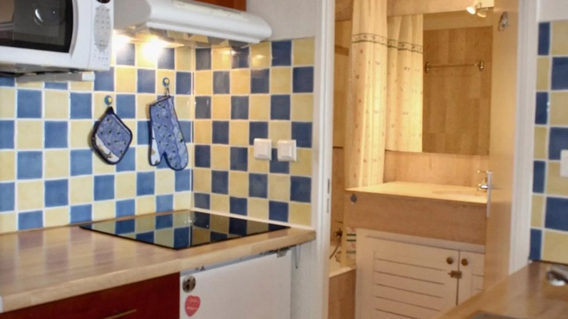 Splendide T2 Avec Terrasse Et Garage, A 3 Min De La Plage, 4 Couchages - Fr-1-252A-120 Villeneuve-Loubet 0*,  Francia